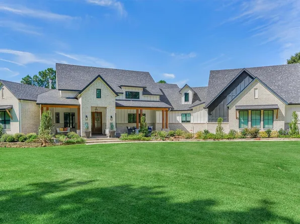 1010 Towering Oaks Street, Magnolia, TX 77355