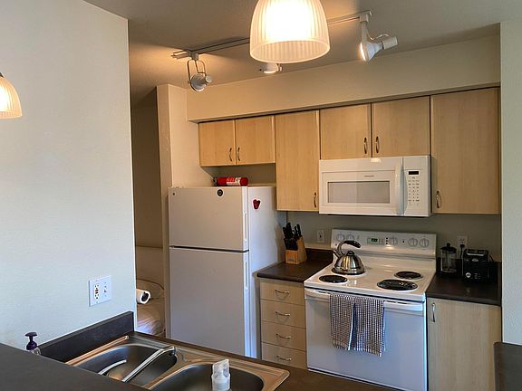 2nd image of 812 5th Ave N APT 201