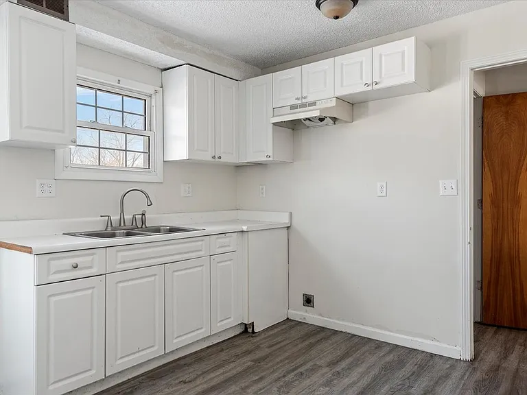 111 S Elder Ln #3 — Photo 4