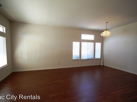 5th image of 9315 E Lake Dr