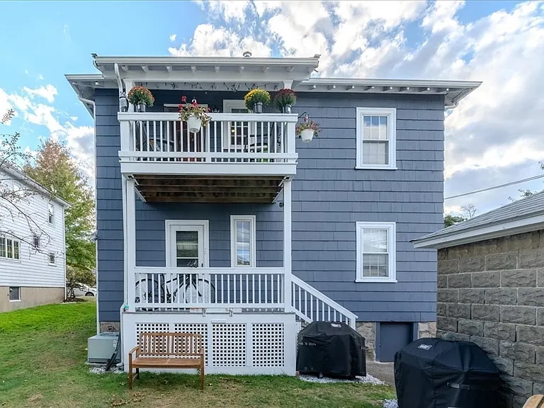 135 Russett Rd #2 — Photo 23
