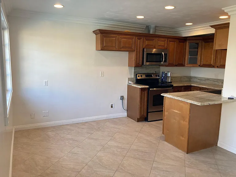 1455 Deauville Pl — Photo 6