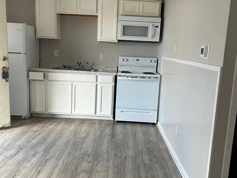 1 Bedroom Living In Copperas Cove — Photo 5