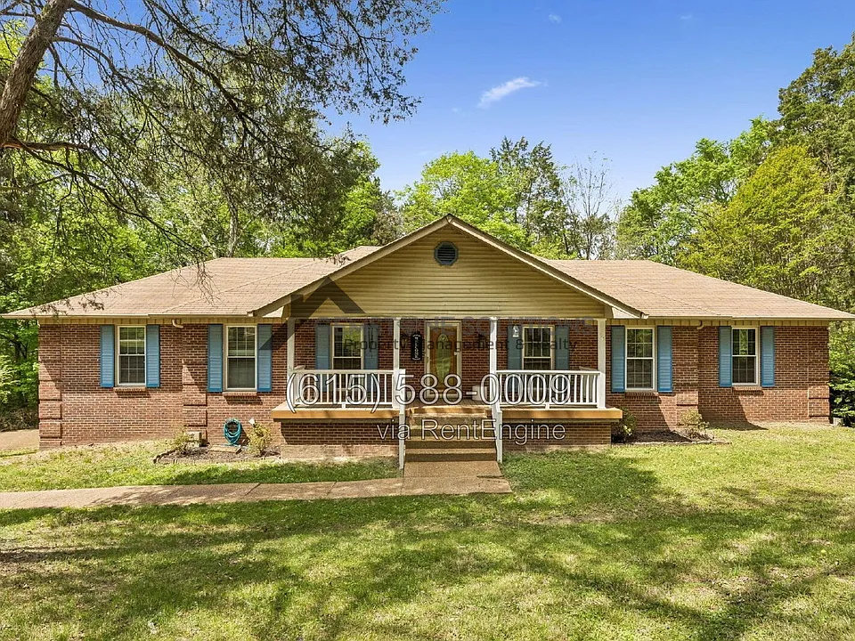 1912 Graceland Dr