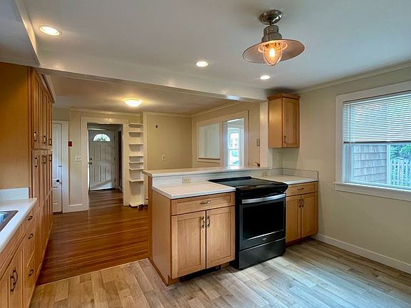 4th image of 20 Madison St