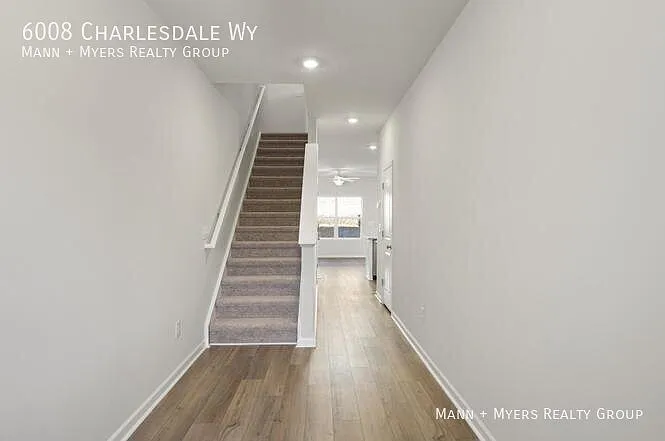 2 bed, 2.5 bath, 1678 sqft, $1,795 — Photo 3