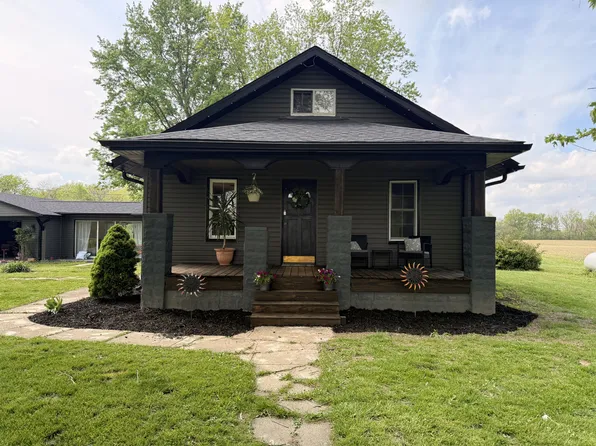 2305 N 1025th St, Ramsey, IL 62080