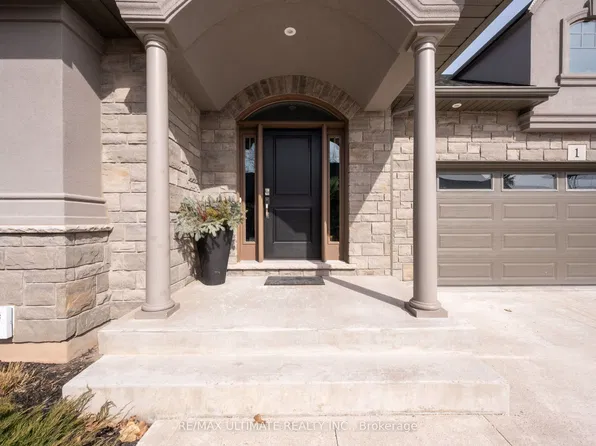 4257 Montrose Rd #4, Niagara Falls, ON L2H 1K1