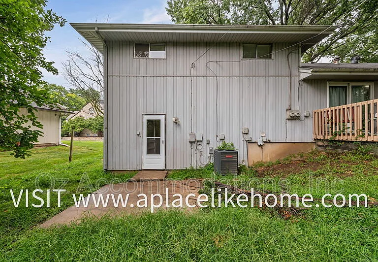 5807 Goddard St — Photo 20