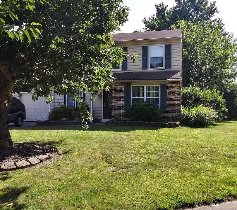 2nd image of 805 Timberline Ln