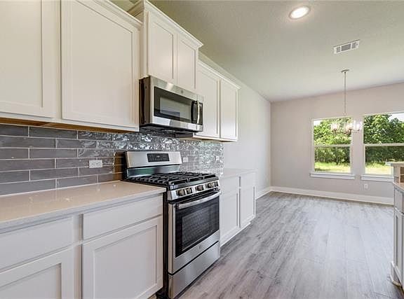 2nd image of 410 Lone Star Dr