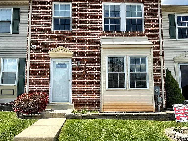 35 Catoctin Highlands Cir — Photo 1