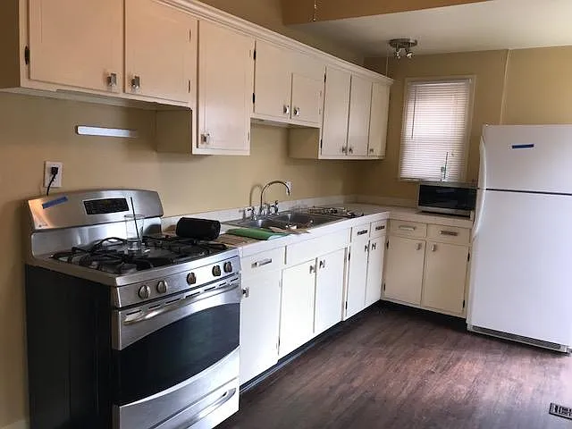 2216 Woodbourne Ave — Photo 6