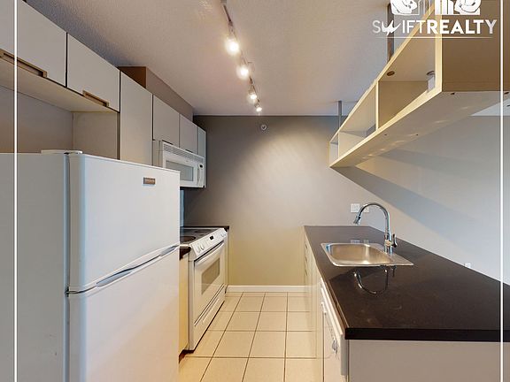 03_1805-1082 _Seymour St_Modern Kitchen_03032025