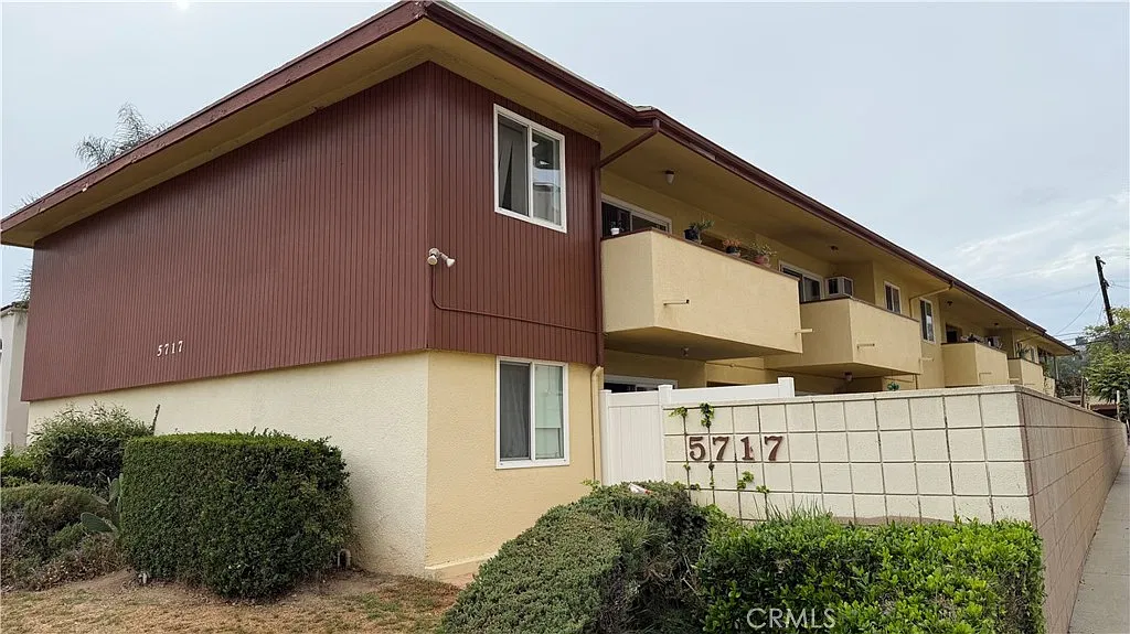 2 bed, 900 sqft, $2,500 — Photo 1