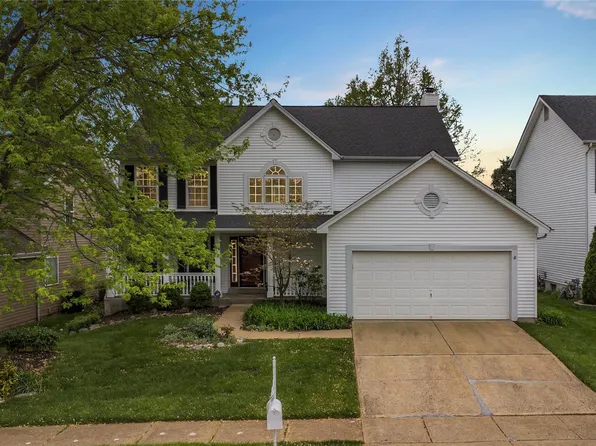 620 Fox Hill Estates Dr, Ballwin, MO 63021