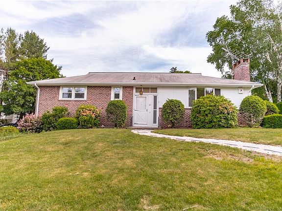 2nd image of 27 Redwood Dr