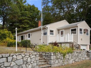 11 Mountain View Dr, Dracut, MA 01826