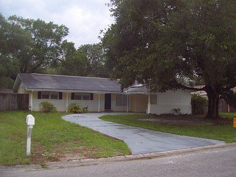 3rd image of 8010 Pine Hill Dr