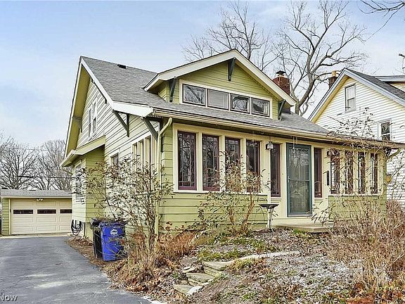 3rd image of 372 Dalwood Dr