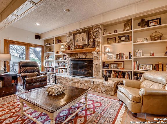 5th image of 1414 Mount Vieja Dr