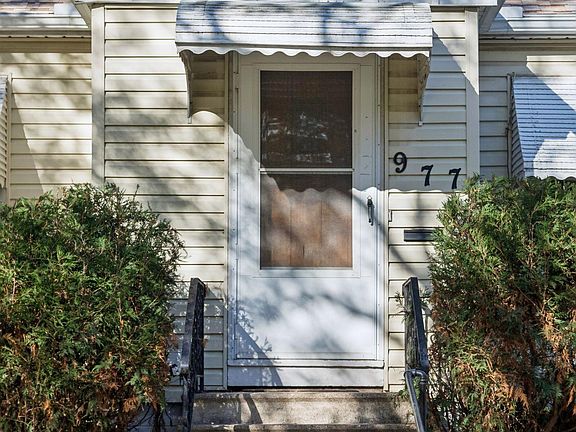 2nd image of 977 Scheffer Ave