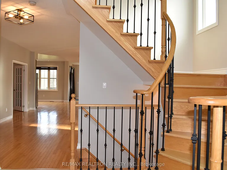 15 Burning Springs Pl — Photo 8