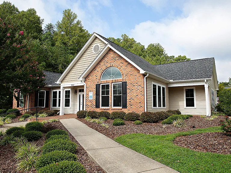 Laurel Bluff Leasing Office