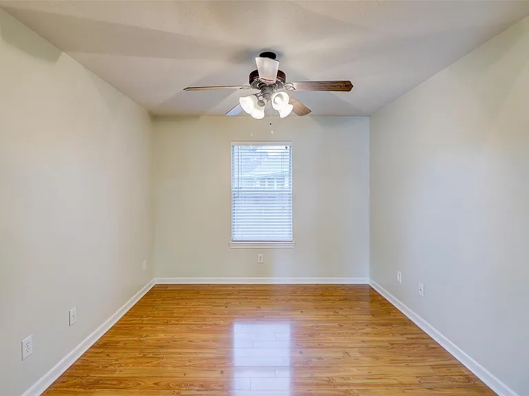 3323 Pioneer Bend Ln — Photo 28