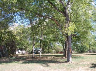 309 Locust Ave, Luling, TX 78648