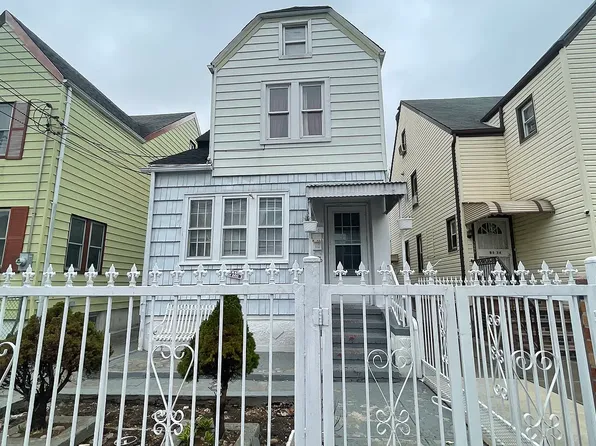 9036 184th Pl, Hollis, NY 11423