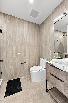 Bathroom, photo 1