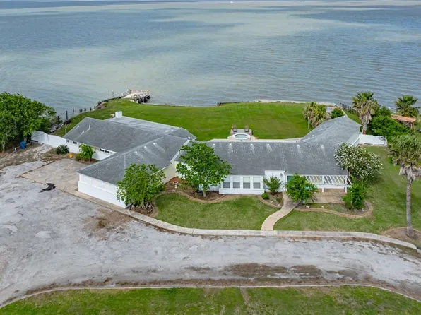 1170 S Virginia St, Port Lavaca, TX 77979