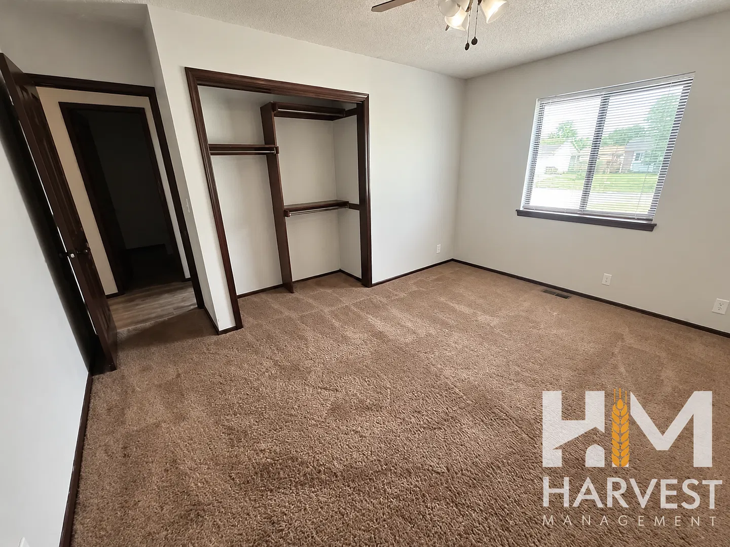1206 E Selma — Photo 4