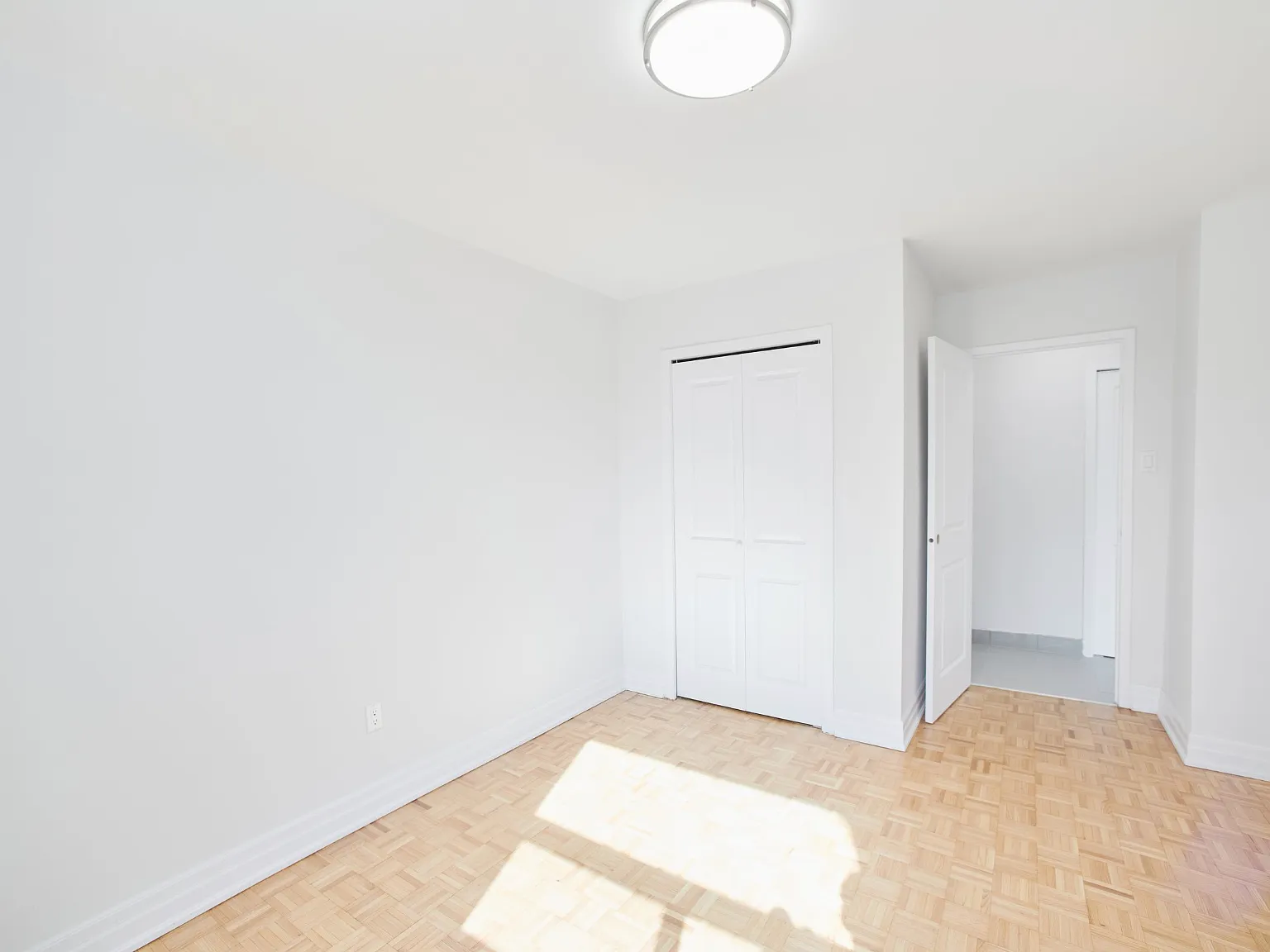 3355 Ponytrail Drive Mississauga — Photo 4