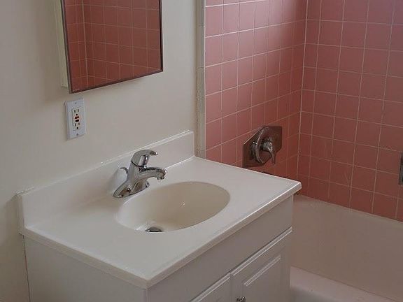 4th image of 3157 Lincoln Ave