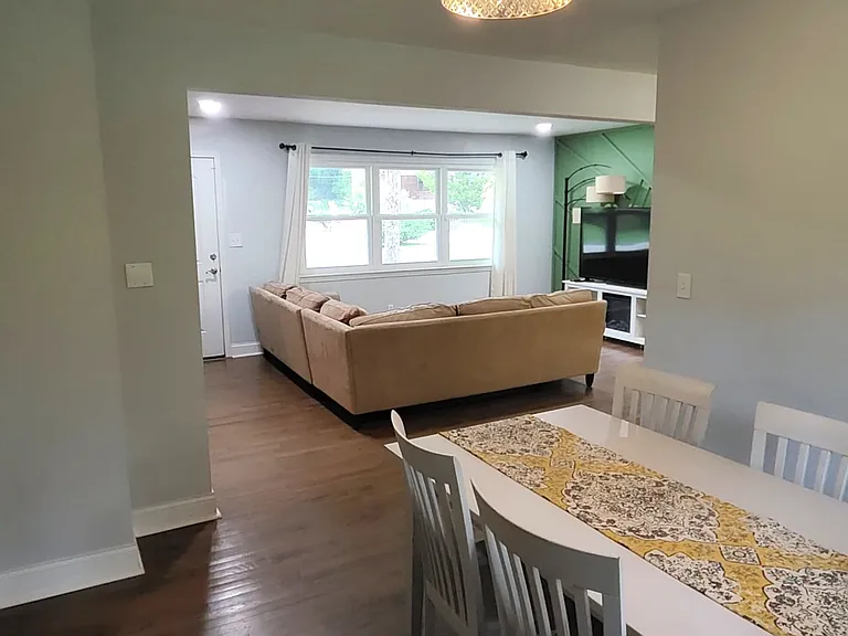 2752 Arrowood Dr #UPSTAIRS — Photo 6