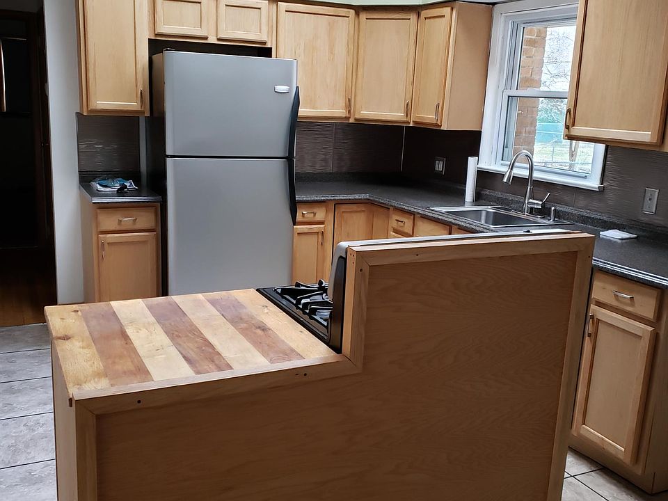 1st image of 161 Melbourne Ave
