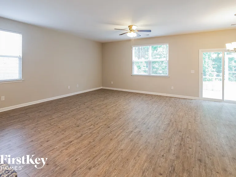 510 Wayton Cir — Photo 5