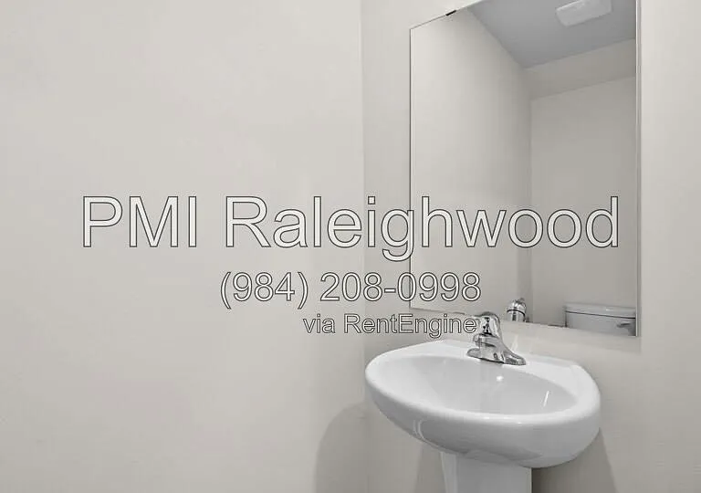 108 Clementine St — Photo 12