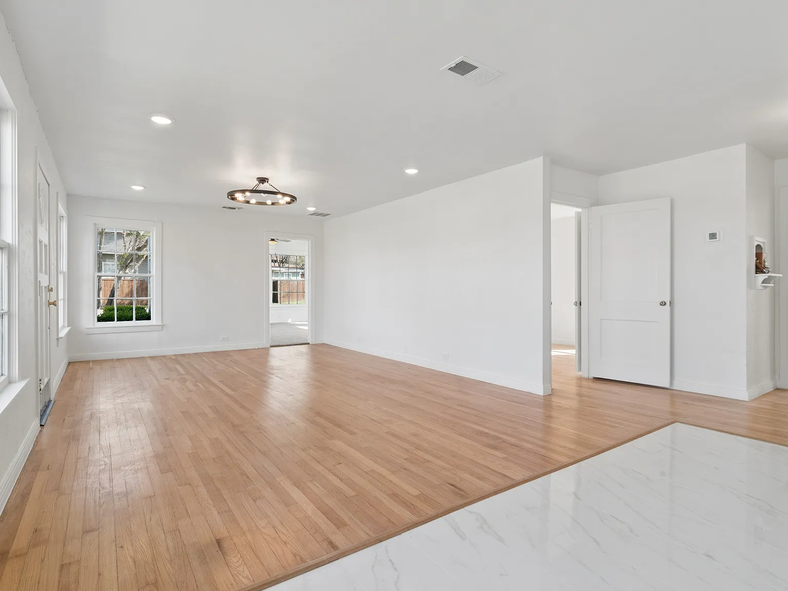3 bed, 1284 sqft, $2,300 — Photo 3