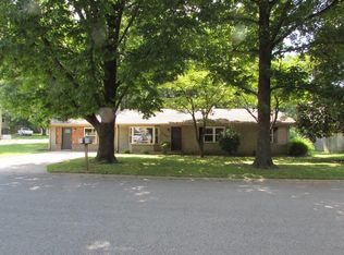 204 SW G St, Bentonville, AR 72712