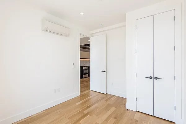 Rented by Nooklyn NYC LLC | media 34