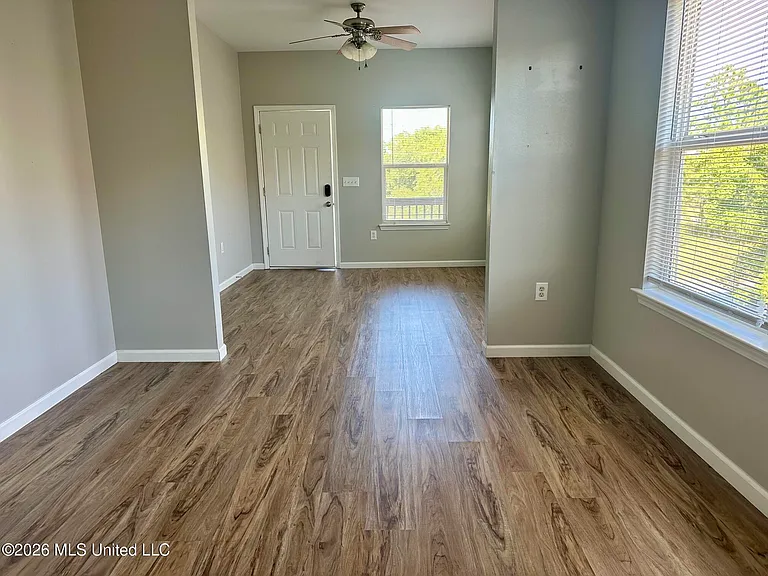 301 Lac Bleu Ave #B — Photo 3