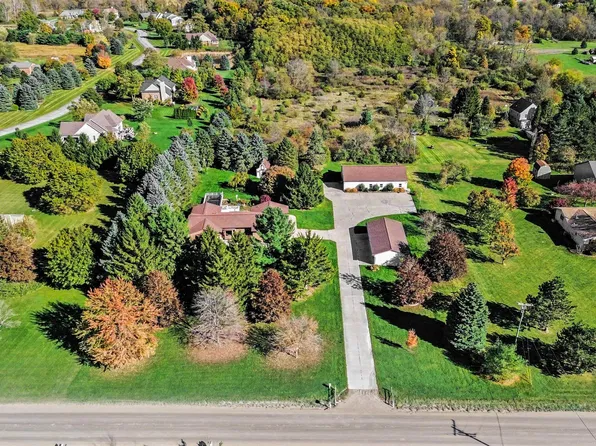 7373 Dell Rd, Saline, MI 48176