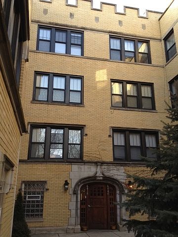1st image of 6438 N Leavitt St #S1