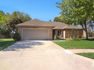 3017 S Oak Ave, Springfield, MO 65804