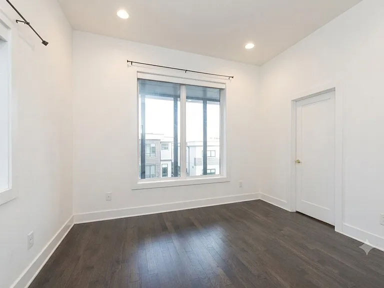 420B 37th Ave N — Photo 19