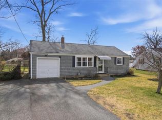 28 Glenbrook Rd, Warwick, RI 02889