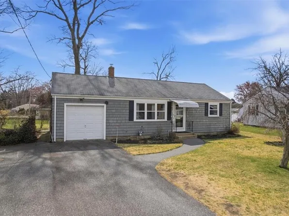 28 Glenbrook Rd, Warwick, RI 02889
